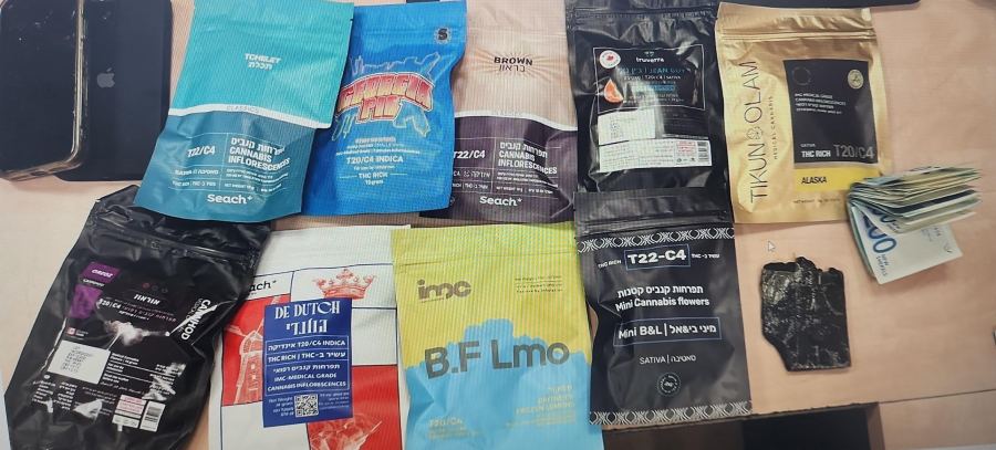 القدس : الشرطة تضبط مخدرات وتعتقل مشتبهين 